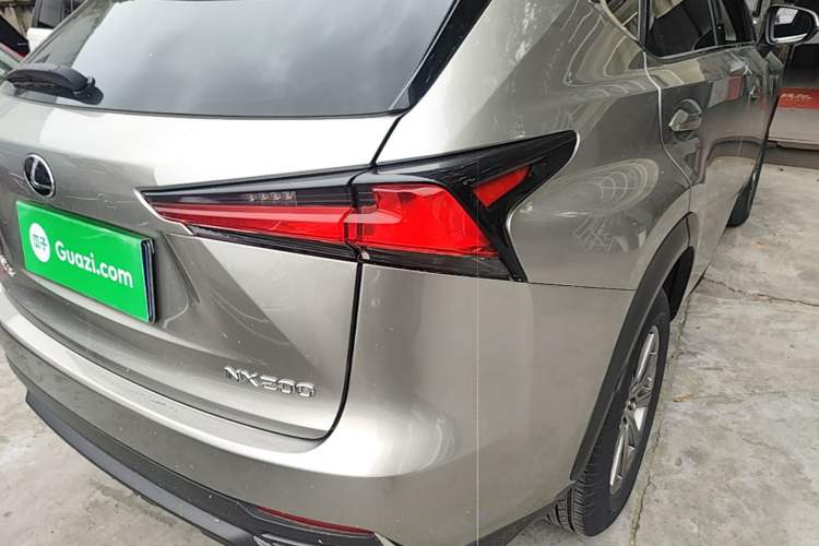 Used Lexus NX 2020 200 Front-Wheel Drive Vmotion Edition China VI Standard Right Rear Taillight