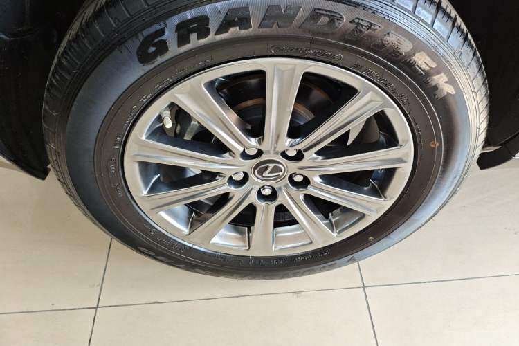 Used Lexus NX 2020 200 Front-Wheel Drive Freeline Edition China VI Standard Right Rear Wheel Hub