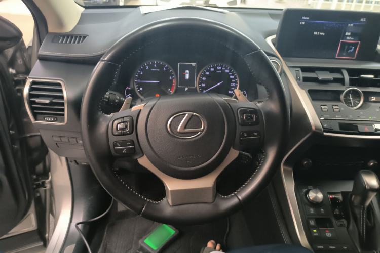 Used Lexus NX 2020 200 Front-Wheel Drive Vmotion Edition China VI Standard Steering Wheel