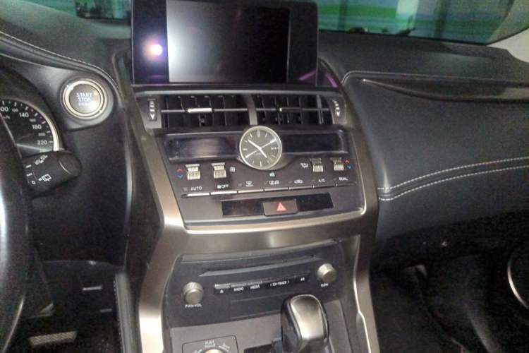 Used Lexus NX 2020 200 Front-Wheel Drive Freeline Edition China VI Standard Audio And AC Panel