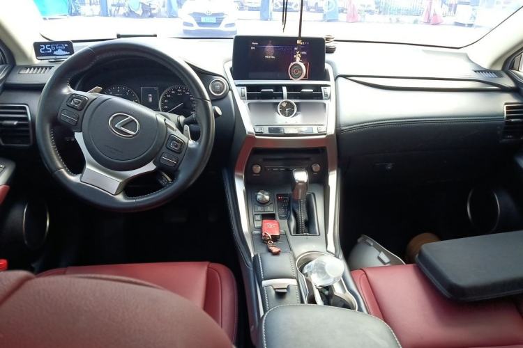 Used Lexus NX 2020 200 Front-Wheel Drive Vmotion Edition China VI Standard Center Console