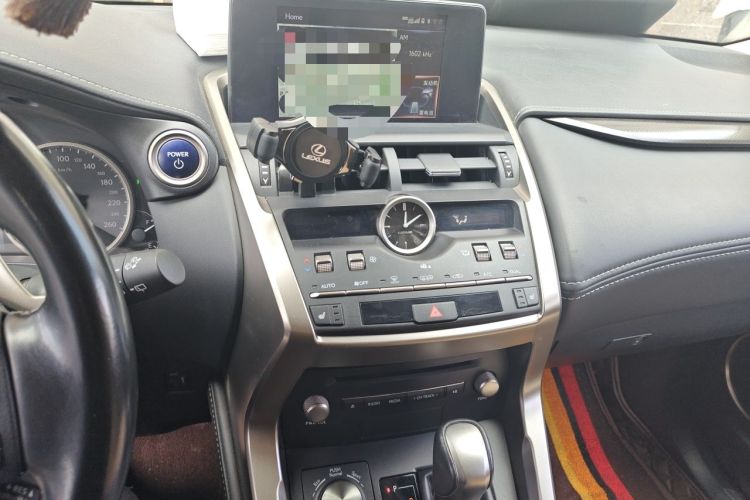 Used Lexus NX 2020 300h Front-Drive FENGSHANG Version China VI Standard Audio And AC Panel