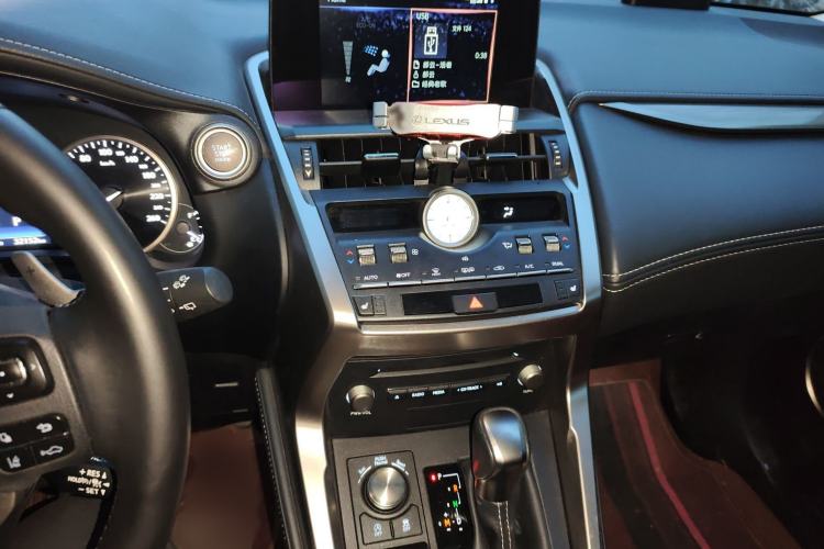 Used Lexus NX 2020 200 All-Wheel Drive Fēngshàng Version China VI Standard Audio And AC Panel