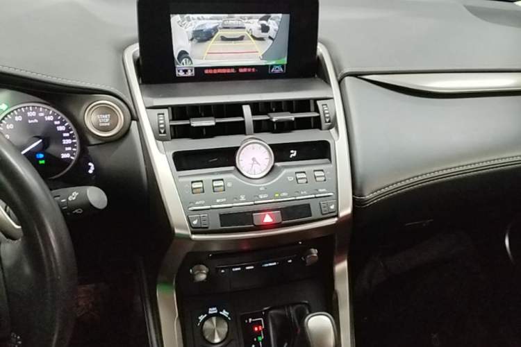 Used Lexus NX 2020 200 Front-Wheel Drive Vmotion Edition China VI Standard Audio And AC Panel