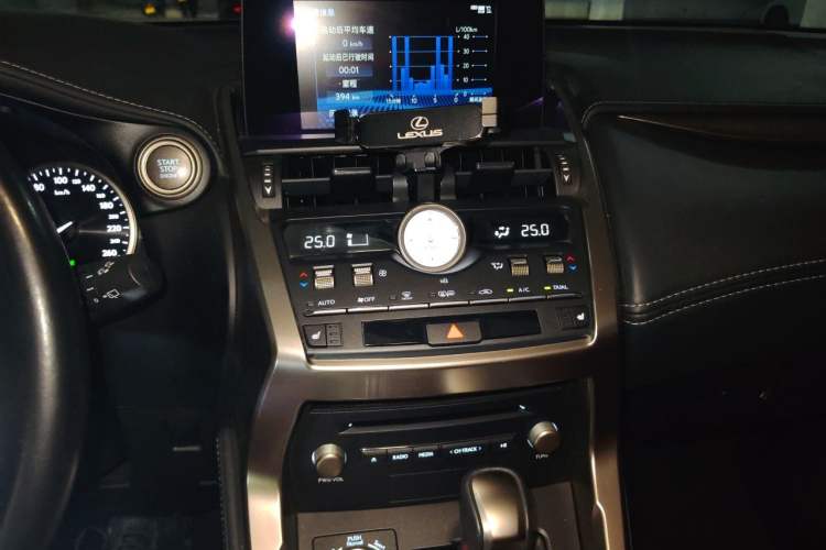 Used Lexus NX 2020 200 All-Wheel Drive Fēngshàng Version China VI Standard Audio And AC Panel