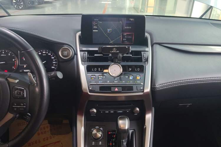 Used Lexus NX 2020 200 All-Wheel Drive Fēngshàng Version China VI Standard Audio And AC Panel