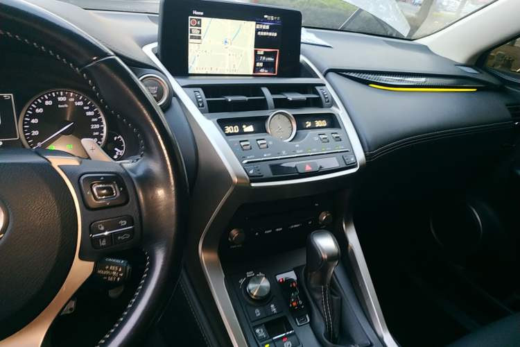 Used Lexus NX 2020 200 All-Wheel Drive Fēngshàng Version China VI Standard Audio And AC Panel