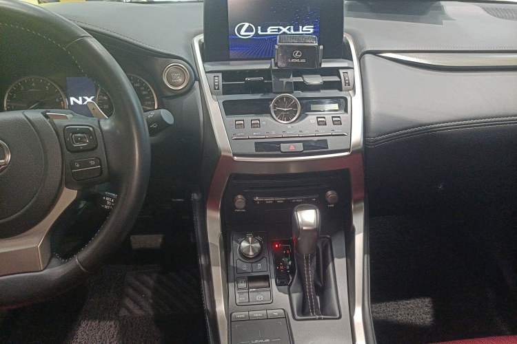 Used Lexus NX 2020 200 Front-Wheel Drive Freeline Edition China VI Standard Audio And AC Panel