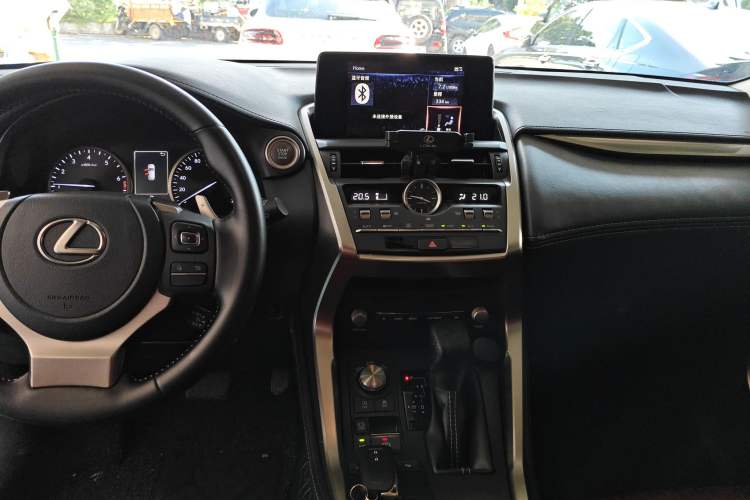 Used Lexus NX 2020 200 Front-Wheel Drive Freeline Edition China VI Standard Audio And AC Panel