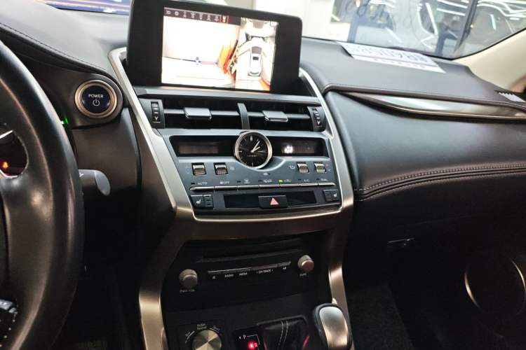Used Lexus NX 2020 300h Front-Drive FENGSHANG Version China VI Standard Audio And AC Panel