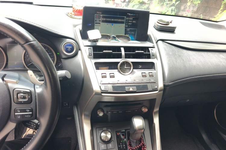 Used Lexus NX 2020 300h Front-Drive FENGSHANG Version China VI Standard Audio And AC Panel