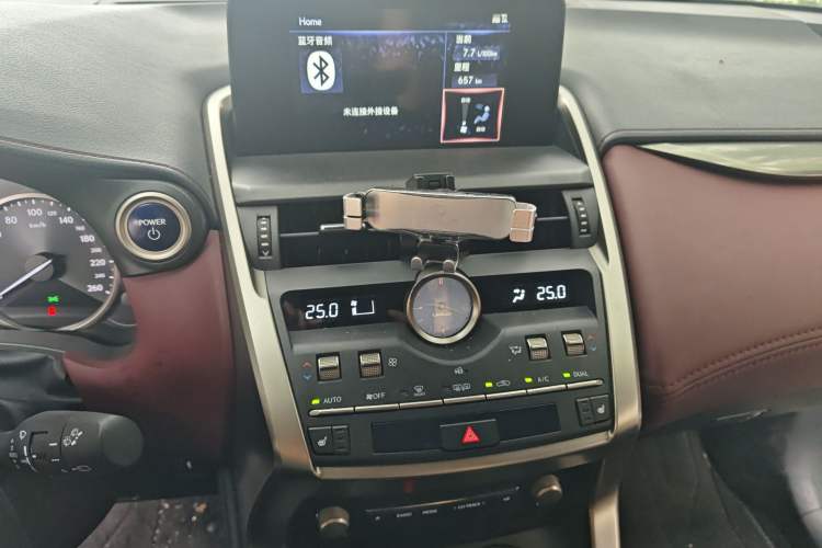 Used Lexus NX 2020 300h Front-Drive Fēngyuè Version China VI Standard Audio And AC Panel