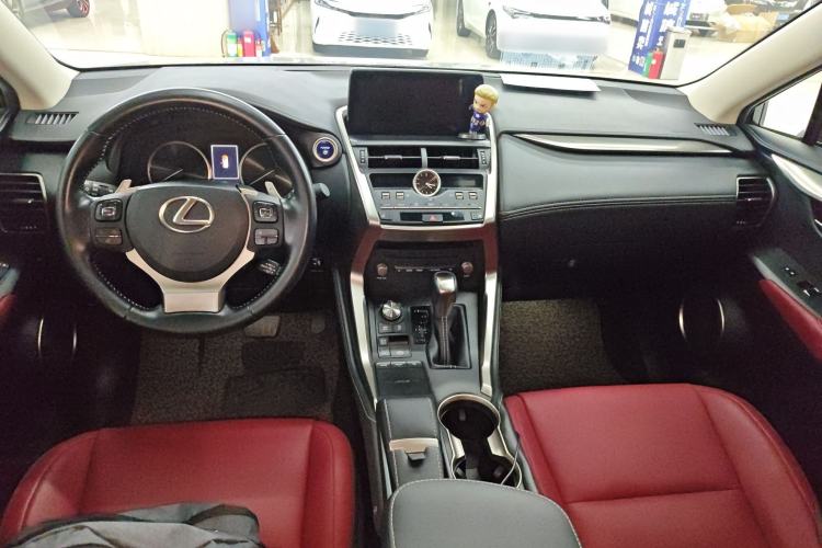 Used Lexus NX 2020 300h Front-Drive FENGSHANG Version China VI Standard Center Console