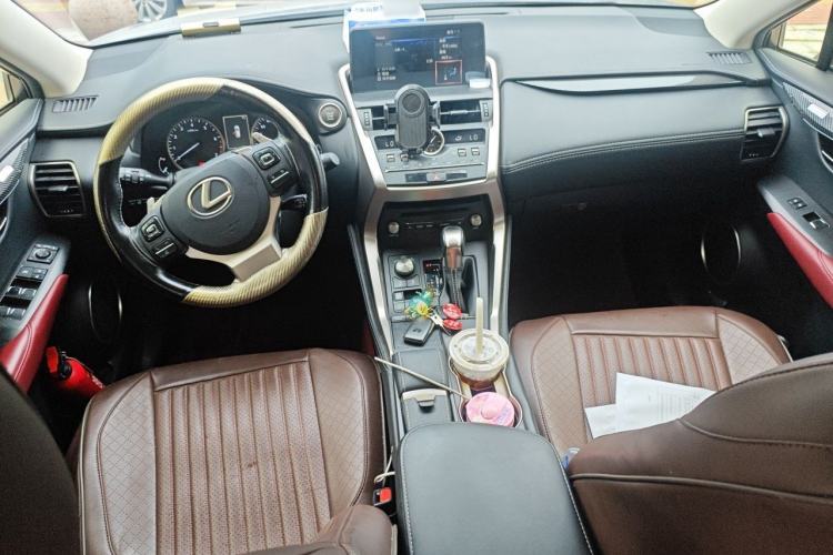 Used Lexus NX 2020 200 Front-Wheel Drive Freeline Edition China VI Standard Center Console