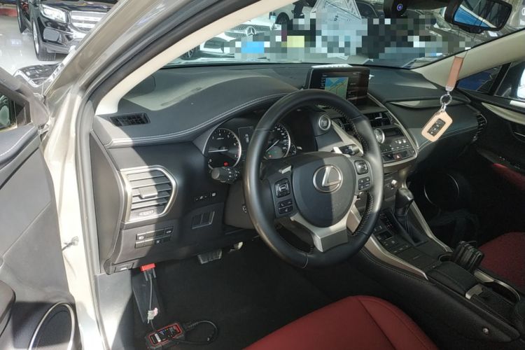 Used Lexus NX 2020 200 All-Wheel Drive Fēngshàng Version China VI Standard Center Console