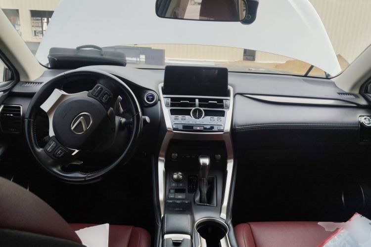 Used Lexus NX 2020 300h Front-Drive FENGSHANG Version China V Standard Center Console