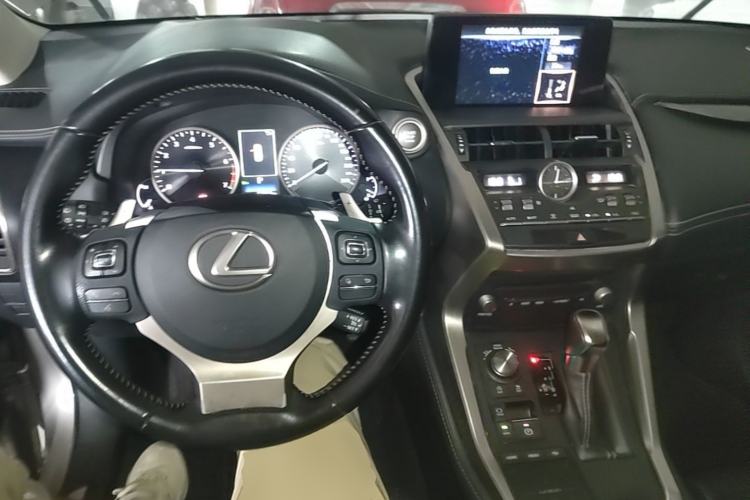 Used Lexus NX 2020 200 Front-Wheel Drive Freeline Edition China VI Standard Center Console