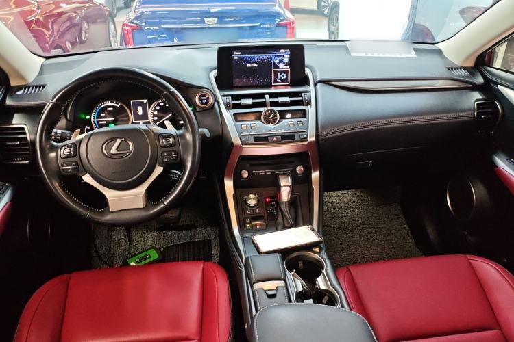 Used Lexus NX 2020 300h Front-Drive FENGSHANG Version China VI Standard Center Console