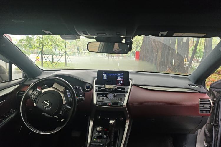 Used Lexus NX 2020 300h Front-Drive Fēngyuè Version China VI Standard Center Console