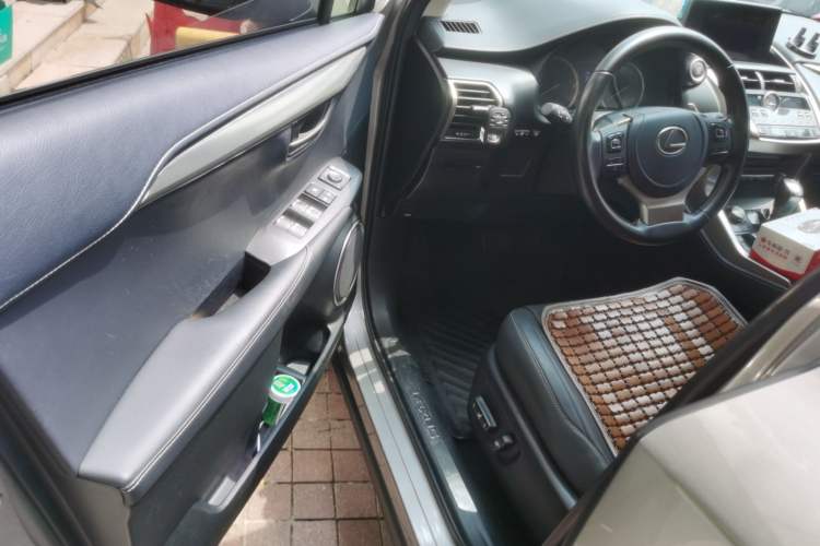 Used Lexus NX 2020 200 Front-Wheel Drive Freeline Edition China VI Standard Driver Seat