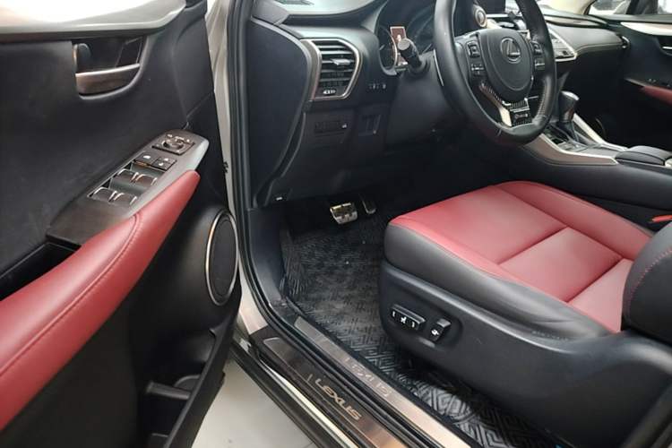 Used Lexus NX 2020 200 Front-Wheel Drive Vmotion Edition China VI Standard Driver Seat