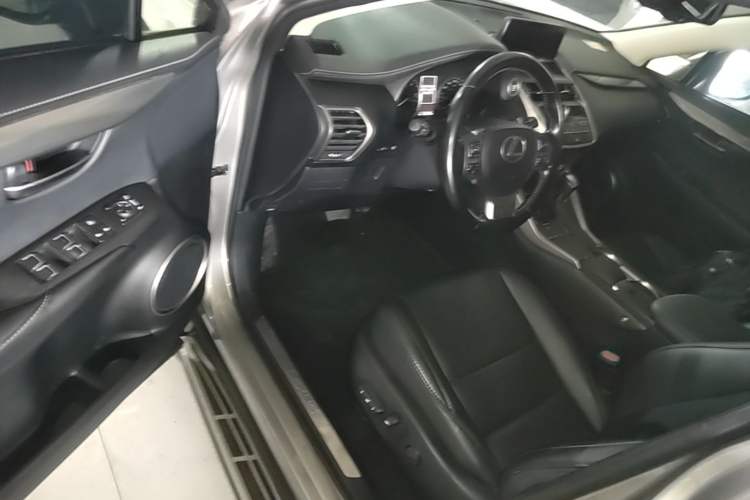 Used Lexus NX 2020 200 Front-Wheel Drive Freeline Edition China VI Standard Driver Seat
