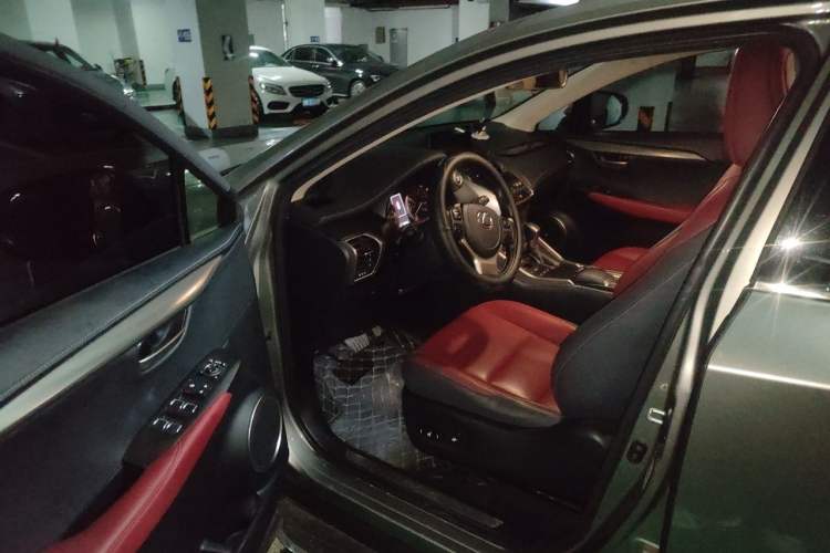 Used Lexus NX 2020 200 Front-Wheel Drive Vmotion Edition China VI Standard Driver Seat
