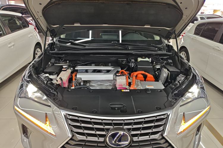 Used Lexus NX 2020 300h Front-Drive FENGSHANG Version China VI Standard Engine Bay