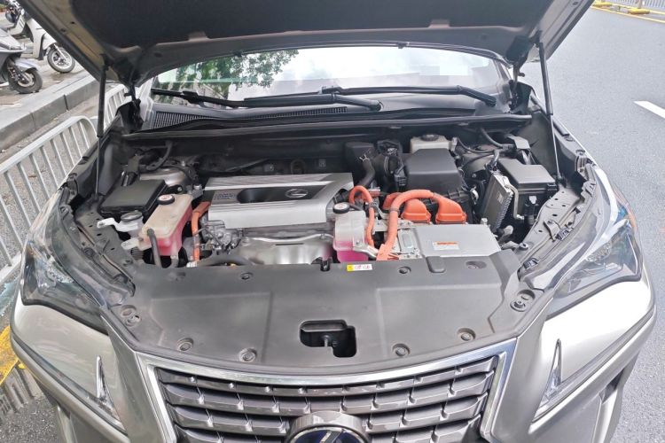 Used Lexus NX 2020 300h Front-Drive FENGSHANG Version China VI Standard Engine Bay