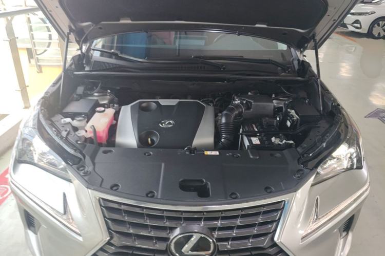 Used Lexus NX 2020 200 All-Wheel Drive Fēngshàng Version China VI Standard Engine Bay
