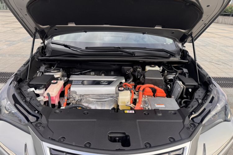 Used Lexus NX 2020 300h Front-Drive FENGSHANG Version China VI Standard Engine Bay