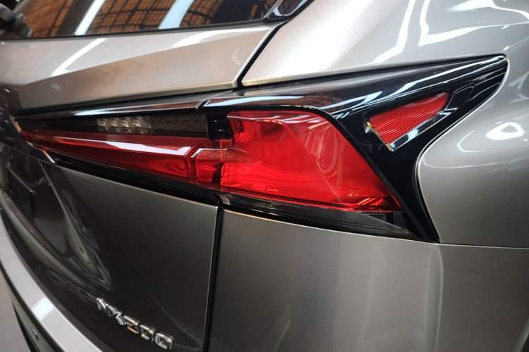Used Lexus NX 2020 200 Front-Wheel Drive Vmotion Edition China VI Standard Exterior 3