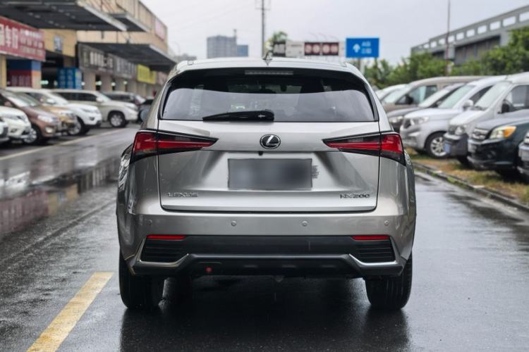 Used Lexus NX 2020 200 Front-Wheel Drive Vmotion Edition China VI Standard Exterior 4