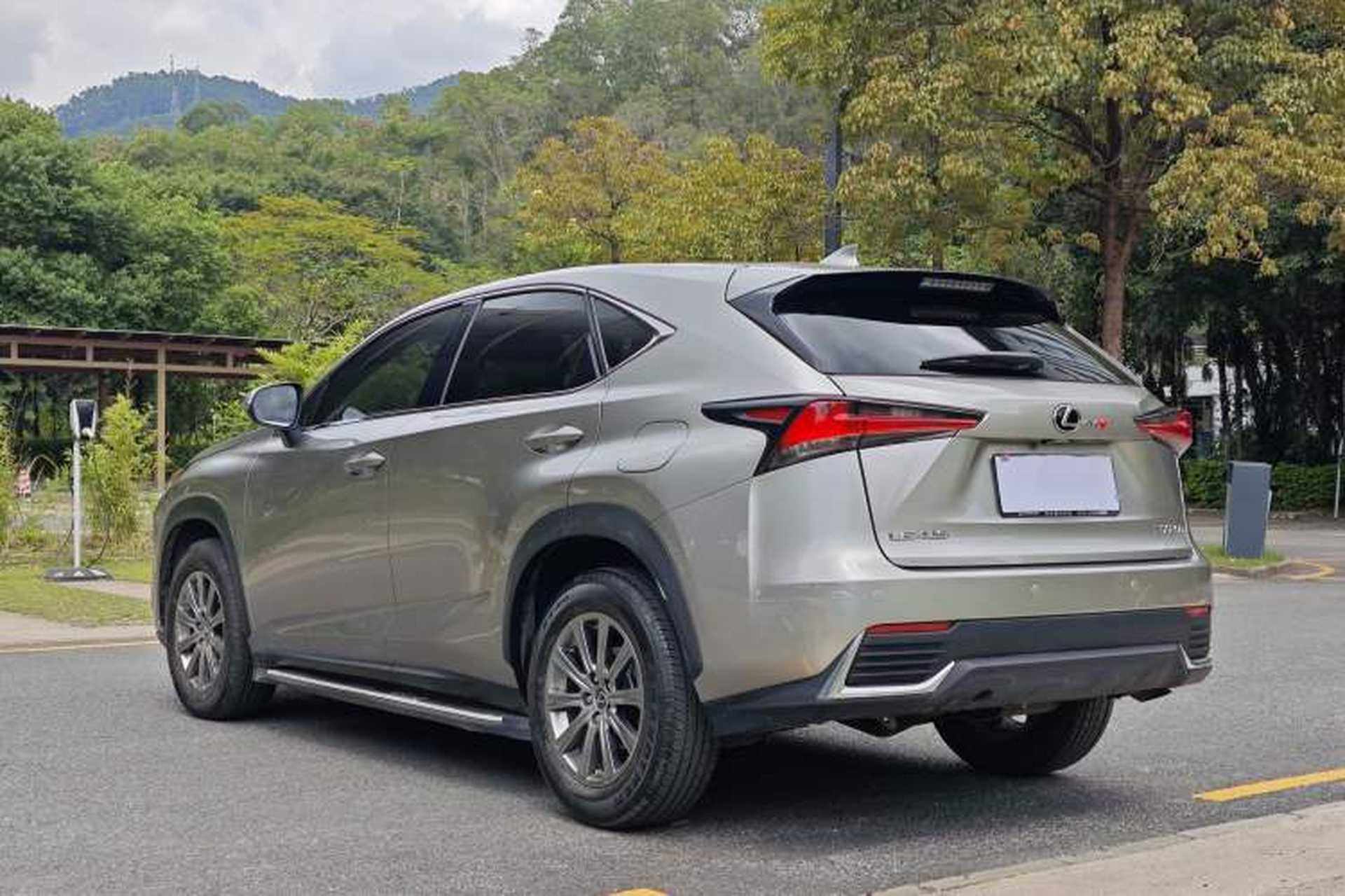 Used Lexus NX 2020 200 Front-Wheel Drive Vmotion Edition China VI Standard Exterior 5
