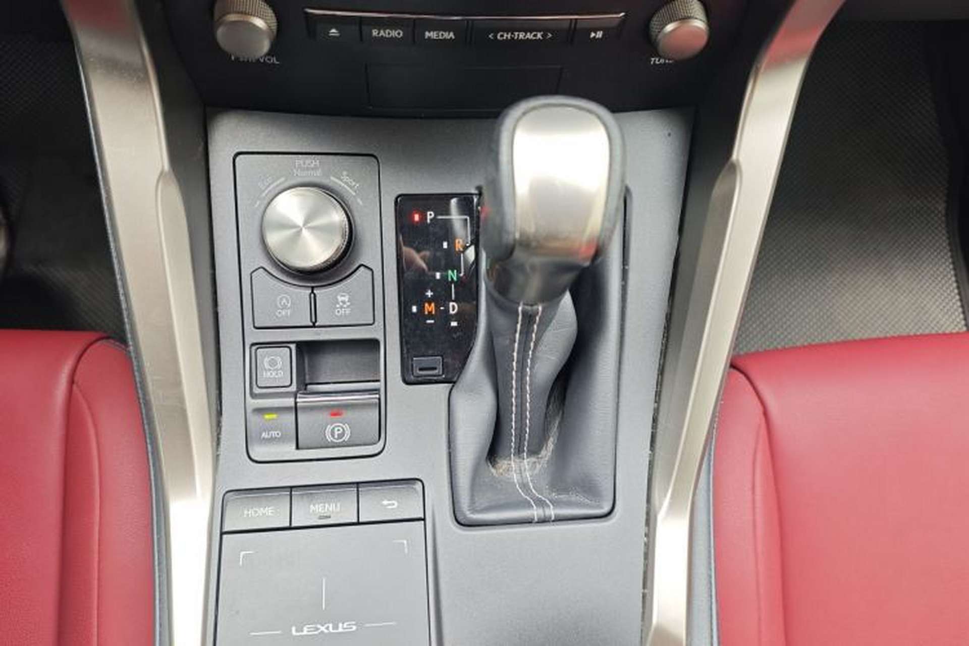 Used Lexus NX 2020 200 Front-Wheel Drive Vmotion Edition China VI Standard Gear Lever