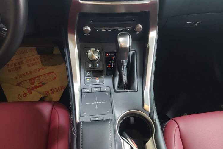 Used Lexus NX 2020 200 All-Wheel Drive Fēngshàng Version China VI Standard Gear Lever