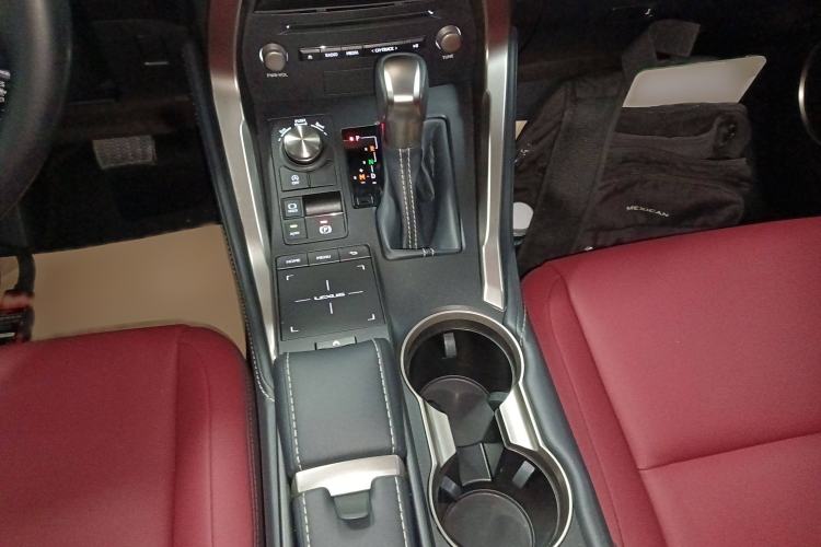 Used Lexus NX 2020 200 All-Wheel Drive Fēngshàng Version China VI Standard Gear Lever