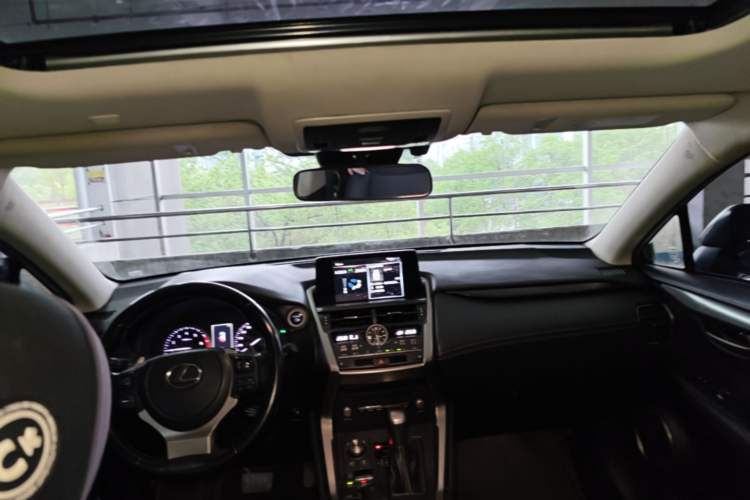 Used Lexus NX 2020 300h Front-Drive FENGSHANG Version China VI Standard Headliner