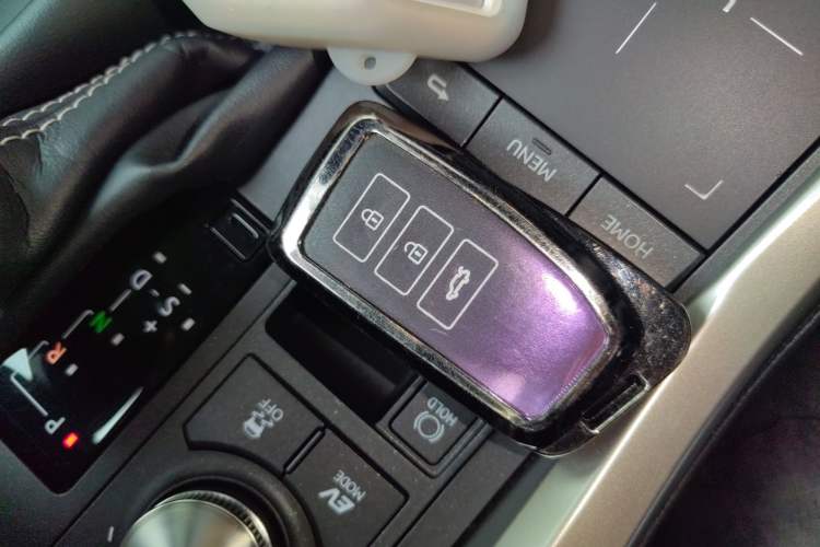 Used Lexus NX 2020 300h Front-Drive FENGSHANG Version China VI Standard Interior 1