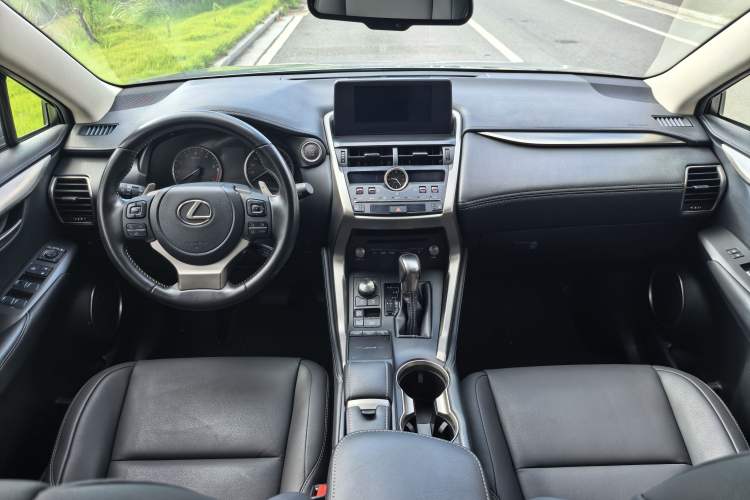 Used Lexus NX 2020 200 All-Wheel Drive Fēngshàng Version China VI Standard Interior 3