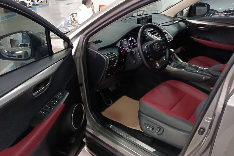 Used Lexus NX 2020 200 All-Wheel Drive Fēngshàng Version China VI Standard Interior 3