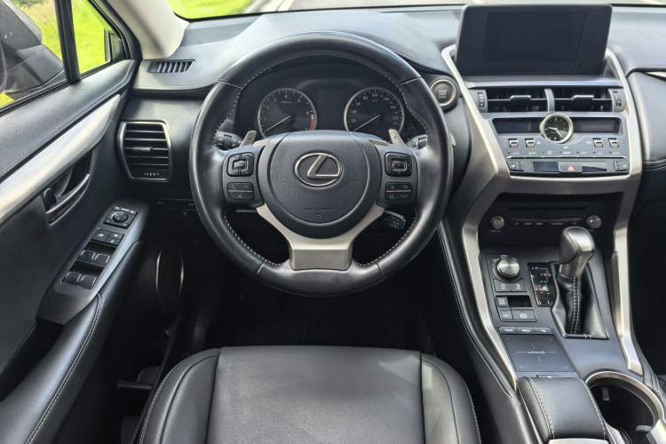 Used Lexus NX 2020 200 All-Wheel Drive Fēngshàng Version China VI Standard Interior 4