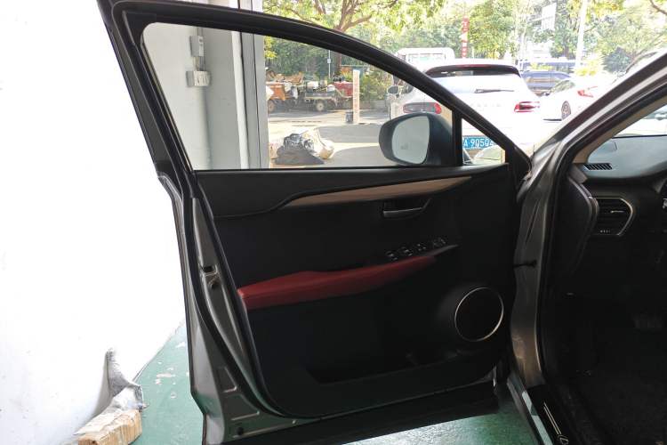 Used Lexus NX 2020 200 Front-Wheel Drive Freeline Edition China VI Standard Left Front Door Interior