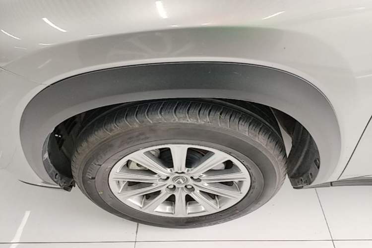 Used Lexus NX 2020 200 Front-Wheel Drive Vmotion Edition China VI Standard Left Front Wheel Hub
