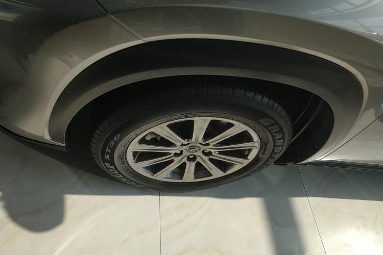 Used Lexus NX 2020 200 All-Wheel Drive Fēngshàng Version China VI Standard Left Front Wheel Hub