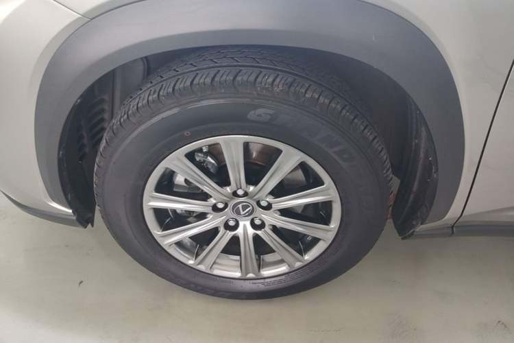 Used Lexus NX 2020 200 All-Wheel Drive Fēngshàng Version China VI Standard Left Front Wheel Hub