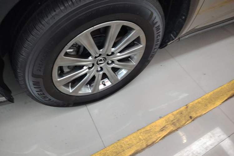 Used Lexus NX 2020 200 Front-Wheel Drive Vmotion Edition China VI Standard Left Front Wheel Hub