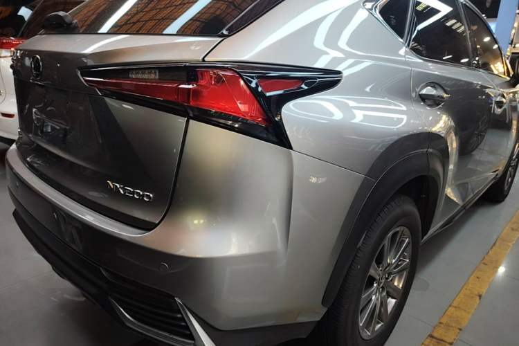 Used Lexus NX 2020 200 Front-Wheel Drive Vmotion Edition China VI Standard Rear Right 45 Deg