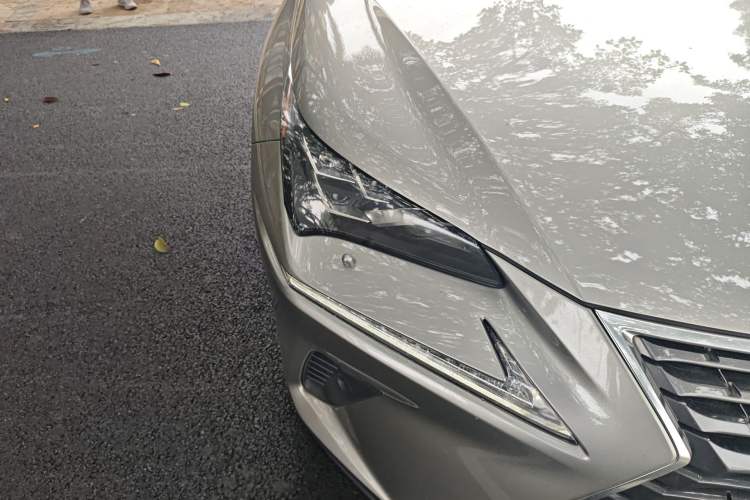 Used Lexus NX 2020 300h Front-Drive Fēngyuè Version China VI Standard Right Front Headlight