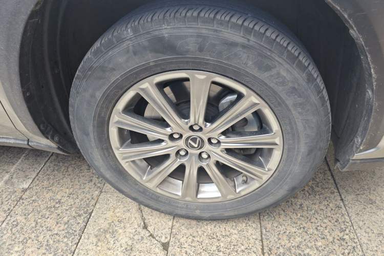 Used Lexus NX 2020 300h Front-Drive FENGSHANG Version China VI Standard Right Front Wheel Hub
